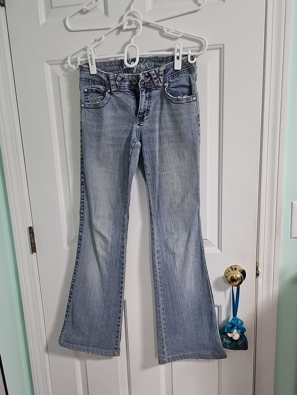 Vintage Junior Jeans Size 5 Flare Leg Crystal Design On Back Pockets